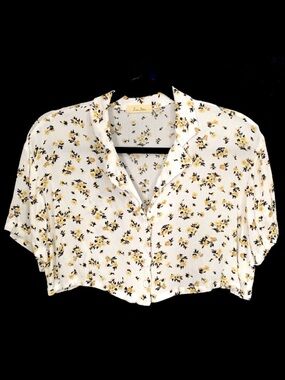 Love Notes Retro 90’s Style Floral Print Button-Up Crop Top